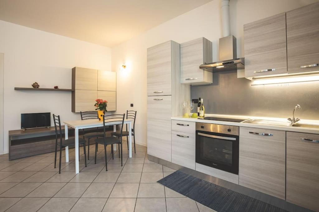 Suite Il Borgo Monza - Milano + Garage Privato Desio Kültér fotó